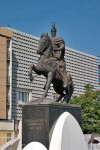 Prisztina - jak w każdym mieście na Bałkanach i tutaj jest pomnik Skandeberga
