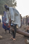 plemi Dinka w okolicach Dor - wieczr
