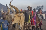 plemi Dinka w okolicach Dor - wieczr
